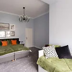 Premium 2-level On Rhine, Great Location *