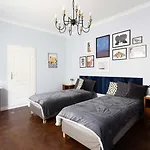 Premium 2-level On Rhine, Great Location 公寓
