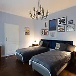Premium 2-level On Rhine, Great Location 杜伊斯堡