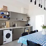 Premium 2-level On Rhine, Great Location 公寓