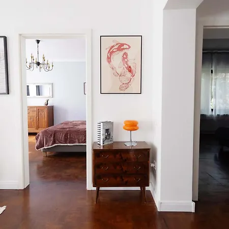 Premium 2-level On Rhine, Great Location *