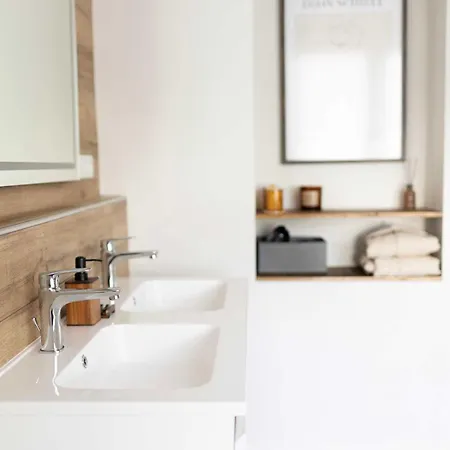 Premium 2-level On Rhine, Great Location * דיסבורג