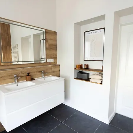 Premium 2-level On Rhine, Great Location דיסבורג