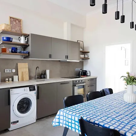 Premium 2-level On Rhine, Great Location Apartamento