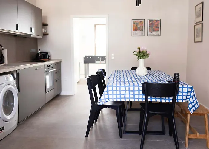 Premium 2-level On Rhine, Great Location *