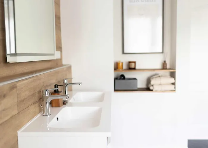 Premium 2-level On Rhine, Great Location * 杜伊斯堡