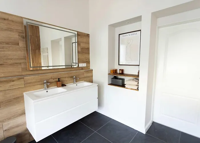 Premium 2-level On Rhine, Great Location 杜伊斯堡